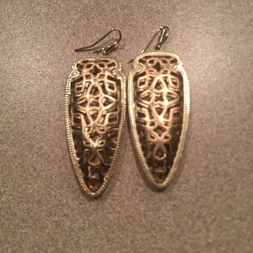 Kendra Scott drop earrings